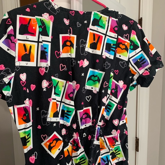 White Cross scrub top - Picture 2 of 3